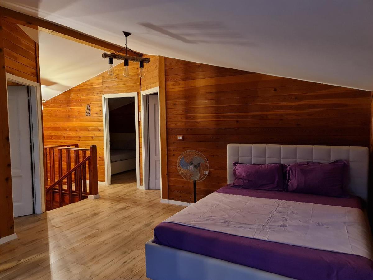 Isea Wood Villa Rrushkull (Durres)